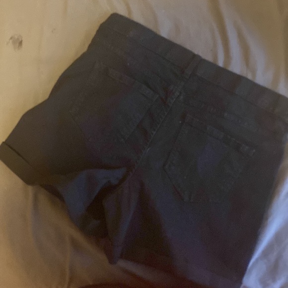 shorts - Picture 2 of 3